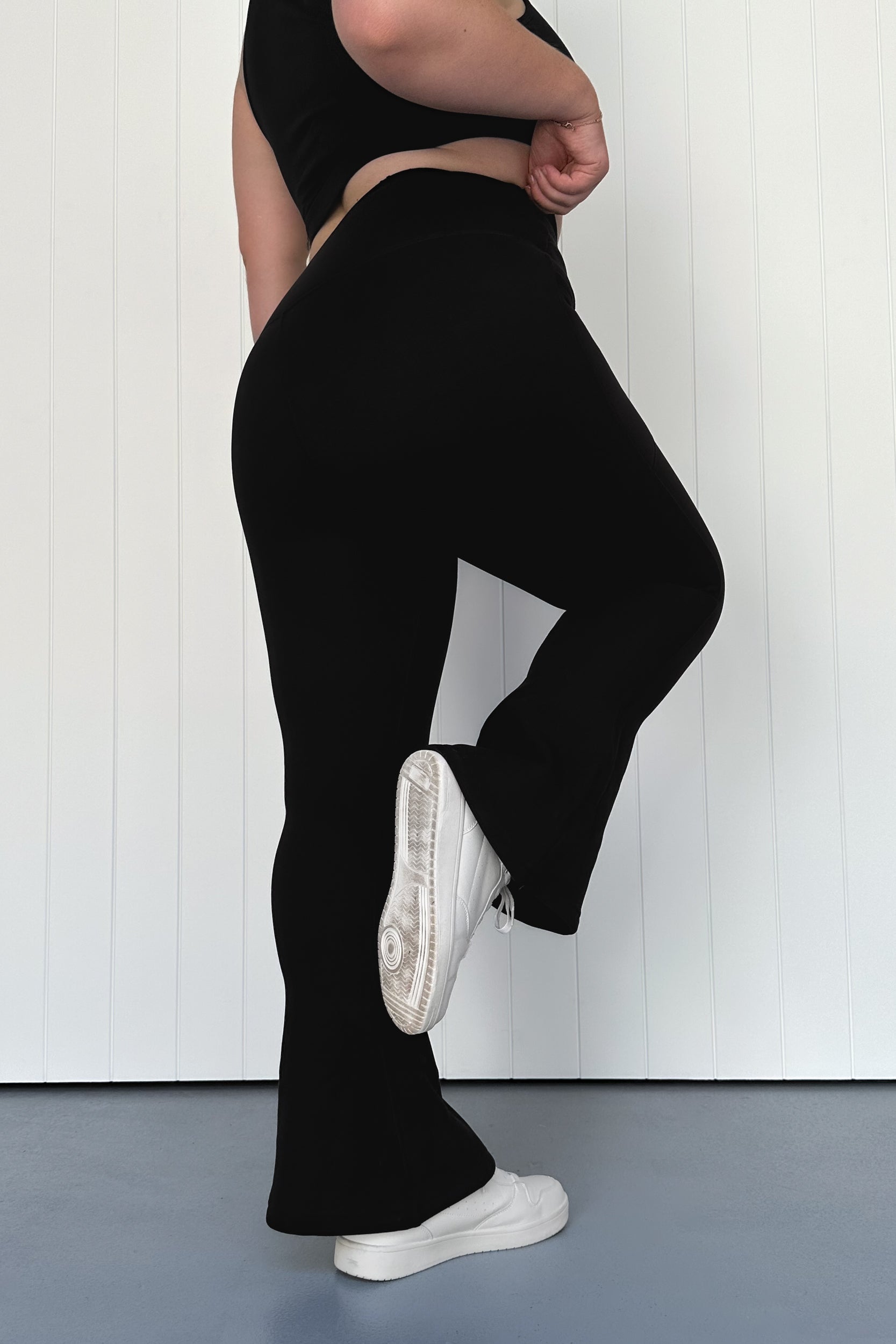 Plain Black - Fleece - Regular Flarey Leggings - Pockets