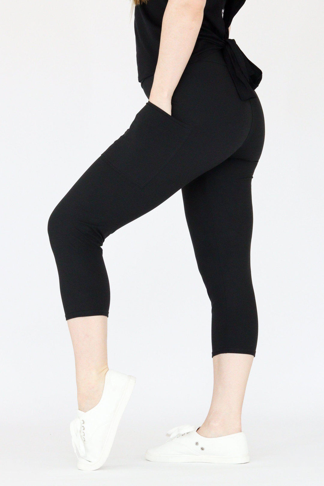 Plain Black - Casual - Capri Leggings - Pockets Casual Capri Leggings - Pockets Pawlie