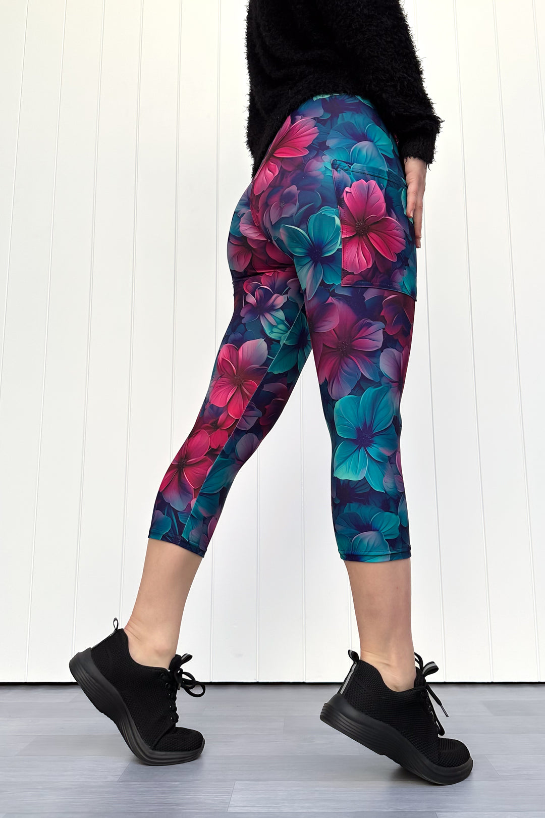 Bloom Lust - Casual - Capri Leggings - Pockets