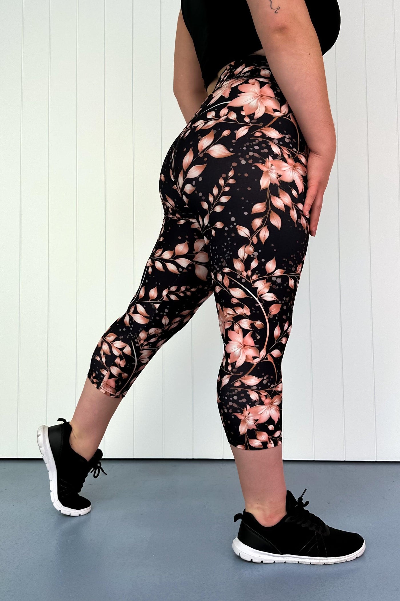 Rose Gold Oasis - Casual - Capri Leggings