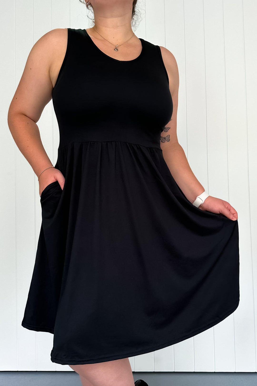 Black - Sleeveless Knee Length Dress - V-neck - Side Pockets