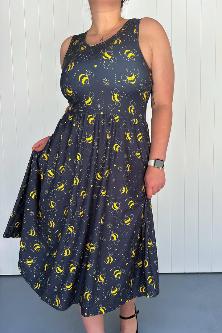 Bumble Bee - Sleeveless Midi Dress - Pockets