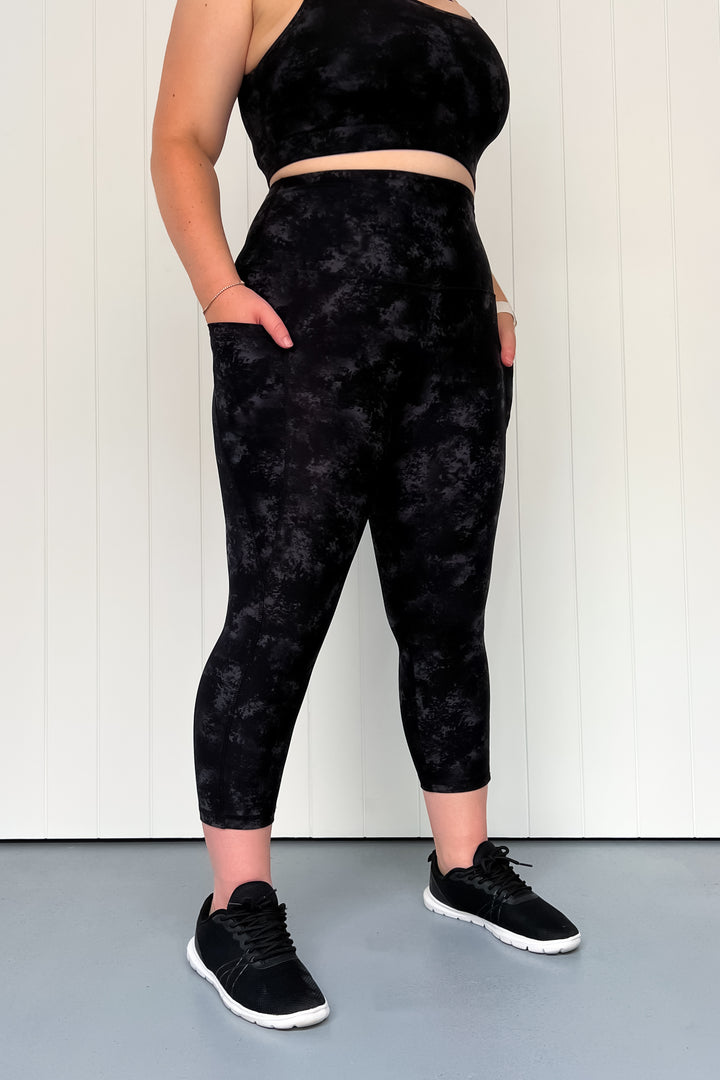 Inky - Leg Pockets - Capri Leggings - Hybrid 2.0