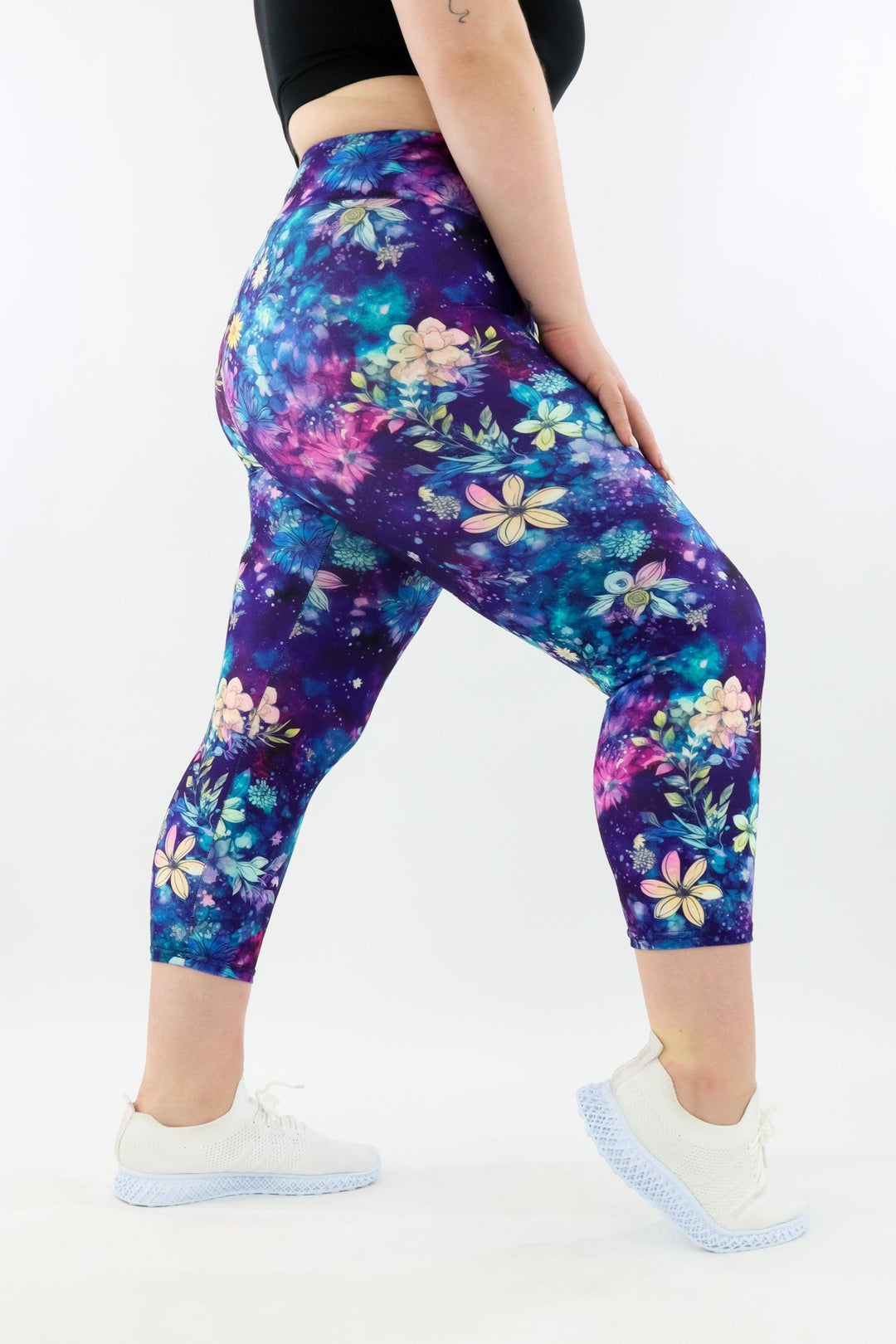 Galaxy Flowers - Casual - Capri Leggings