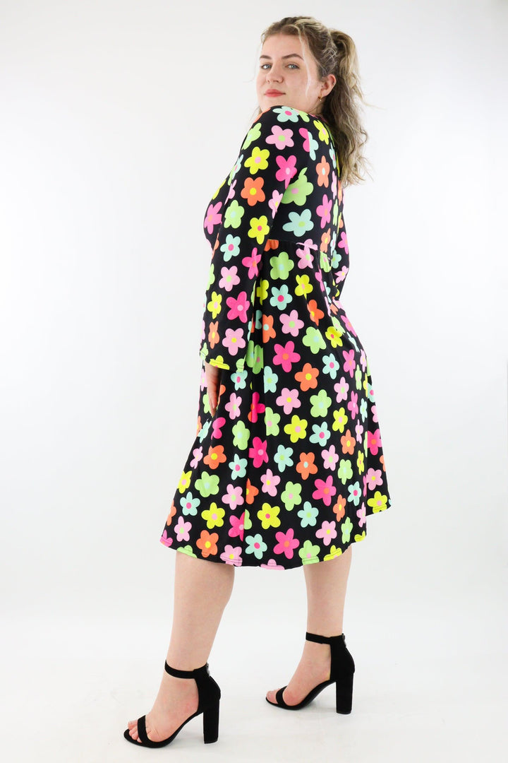 Colourpop Flowers - Midi Length Dress - Bell Sleeve - Pockets