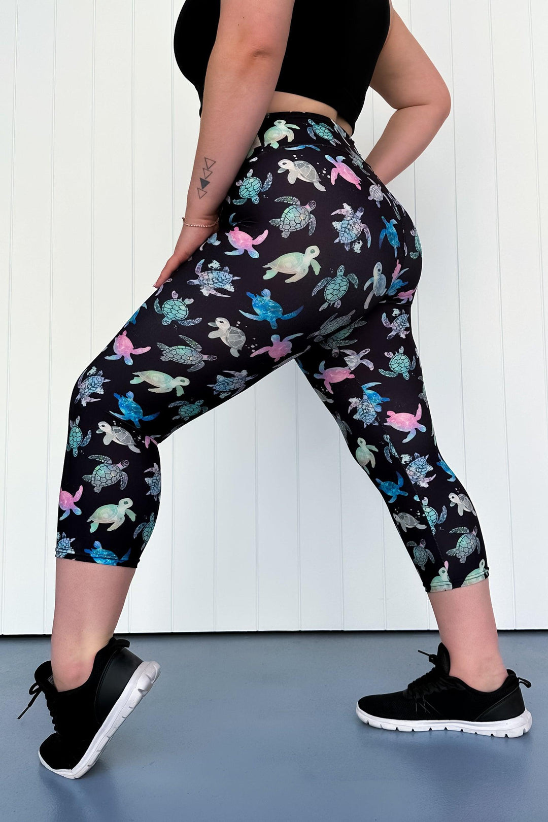 Majestic Turtles - Casual - Capri Leggings