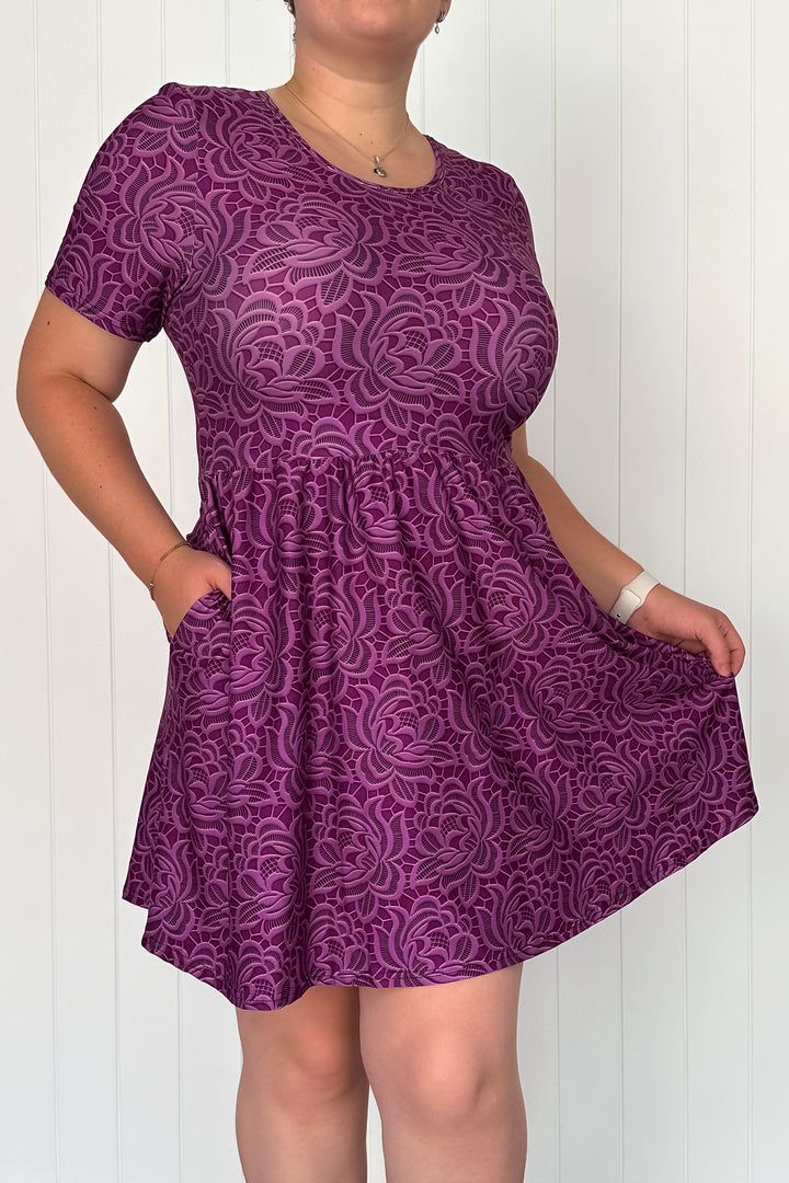 Lacy Plum - Mini Dress - Short Sleeve - Pockets