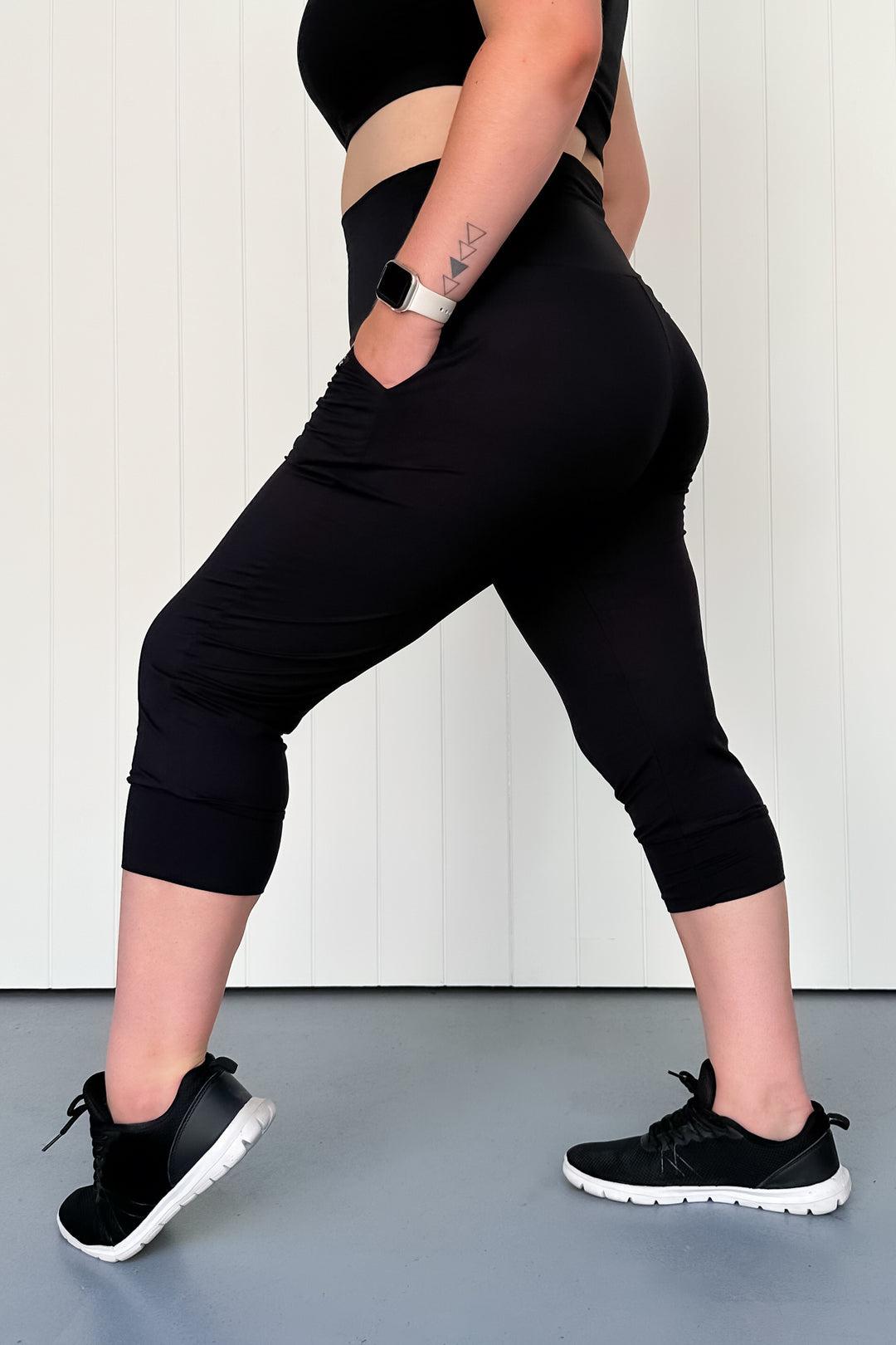 Black - Capri Joggers - Pockets