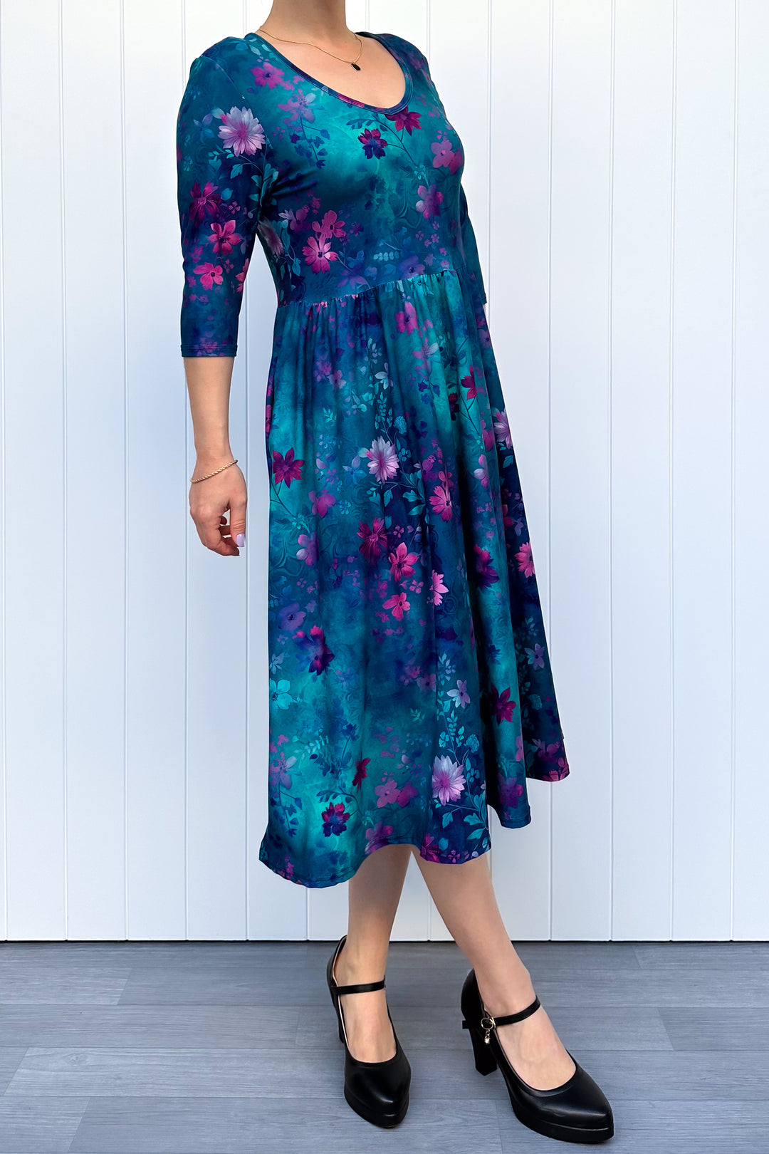 Ethereal Bloom - Midi Dress - 3/4 Sleeve - Pockets