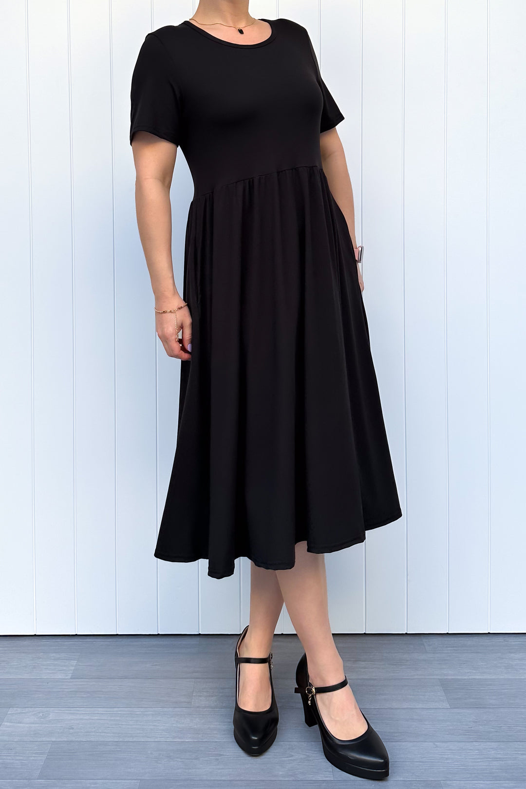 Black - Midi Dress - Short Sleeve - Pockets