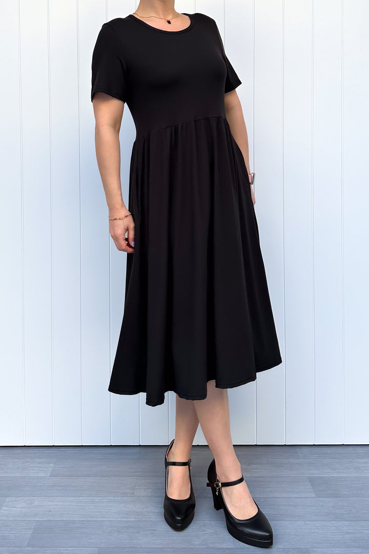 Black - Midi Dress - Short Sleeve - Pockets