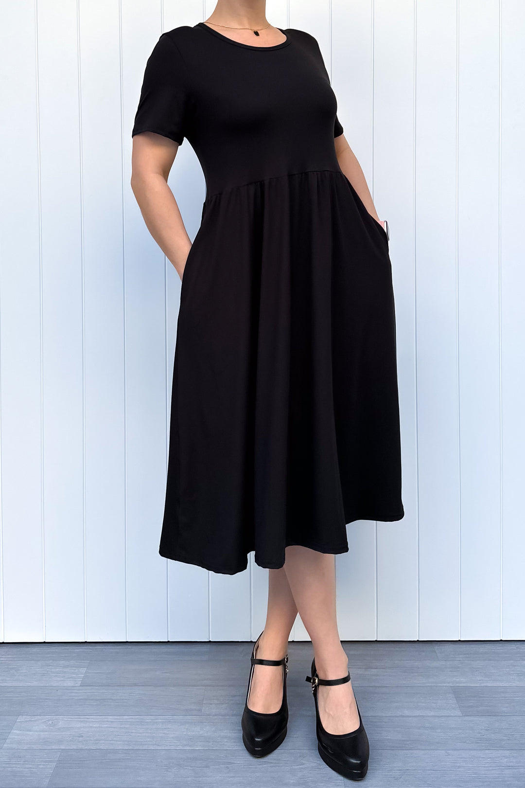 Black - Midi Dress - Short Sleeve - Pockets