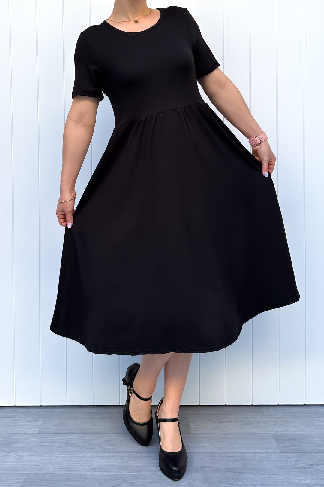Black - Midi Dress - Short Sleeve - Pockets