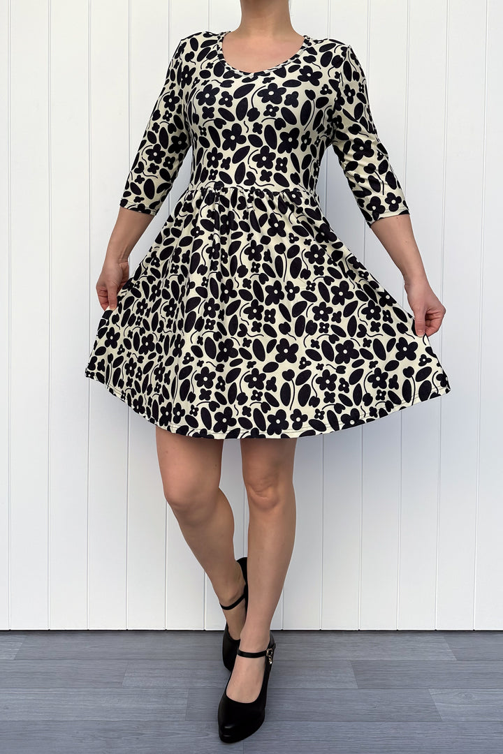 Flowers & Ivory - Mini Dress - 3/4 Sleeve - Pockets