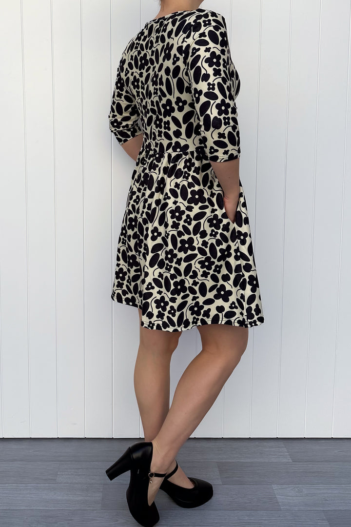 Flowers & Ivory - Mini Dress - 3/4 Sleeve - Pockets