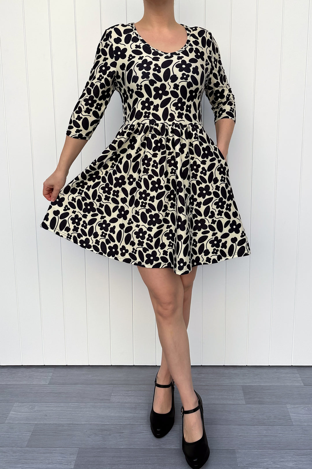 Flowers & Ivory - Mini Dress - 3/4 Sleeve - Pockets