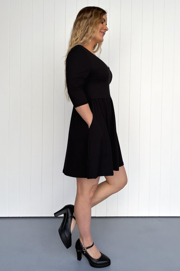 Black - 3/4 Sleeve - Mini Dress - Pockets