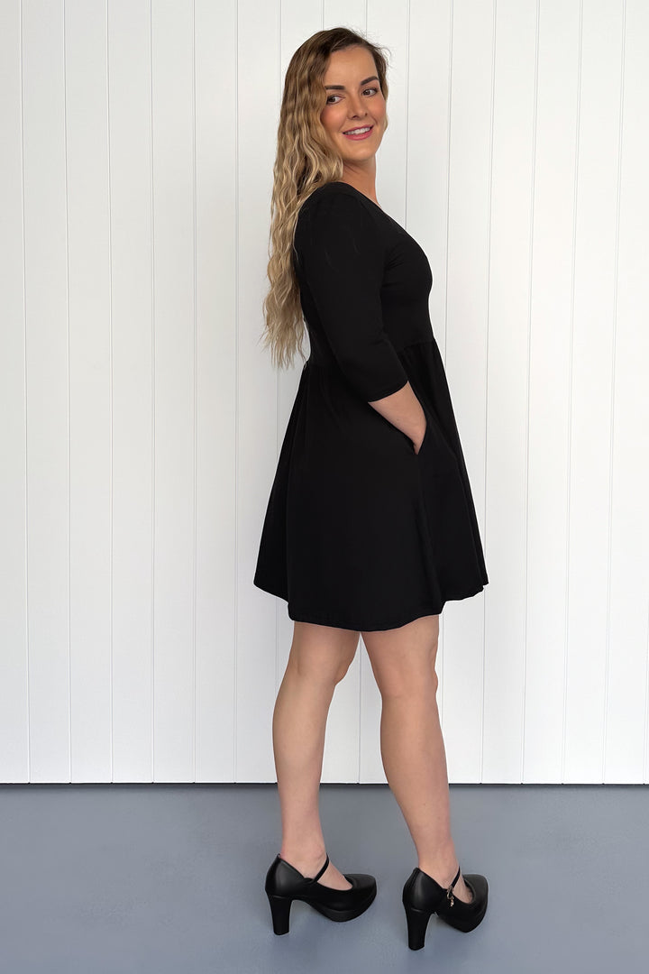 Black - 3/4 Sleeve - Mini Dress - Pockets