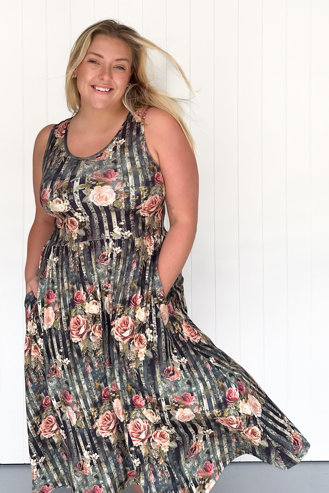 Heritage Rose - Sleeveless Midi Dress - Pockets