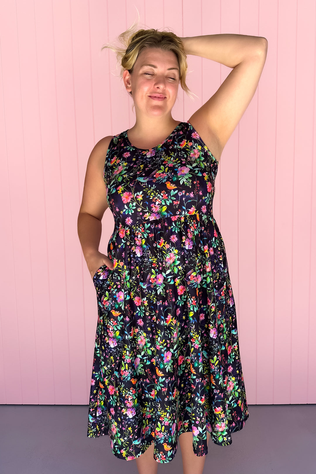 Birds and Blooms - Sleeveless Midi Dress - Pockets