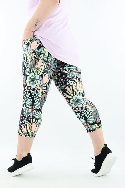 Flower Child - Casual - Capri Leggings - Pockets - Pawlie