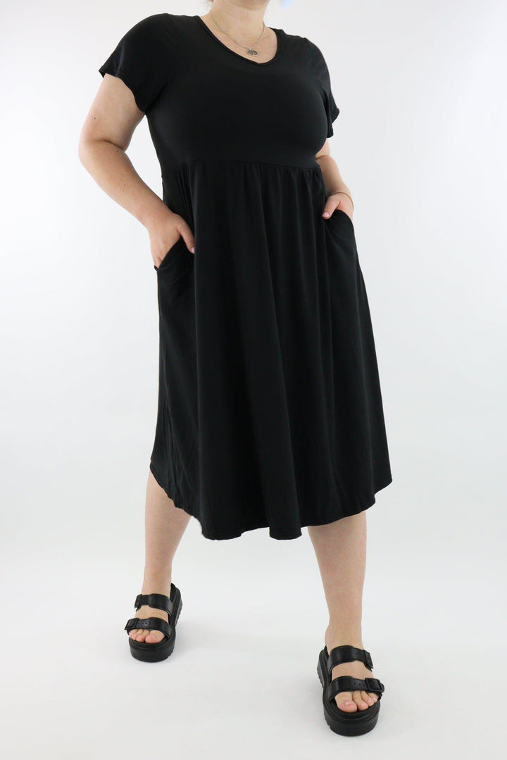 Black - A-Line Dress - Midi Length - Side Pockets - Pawlie