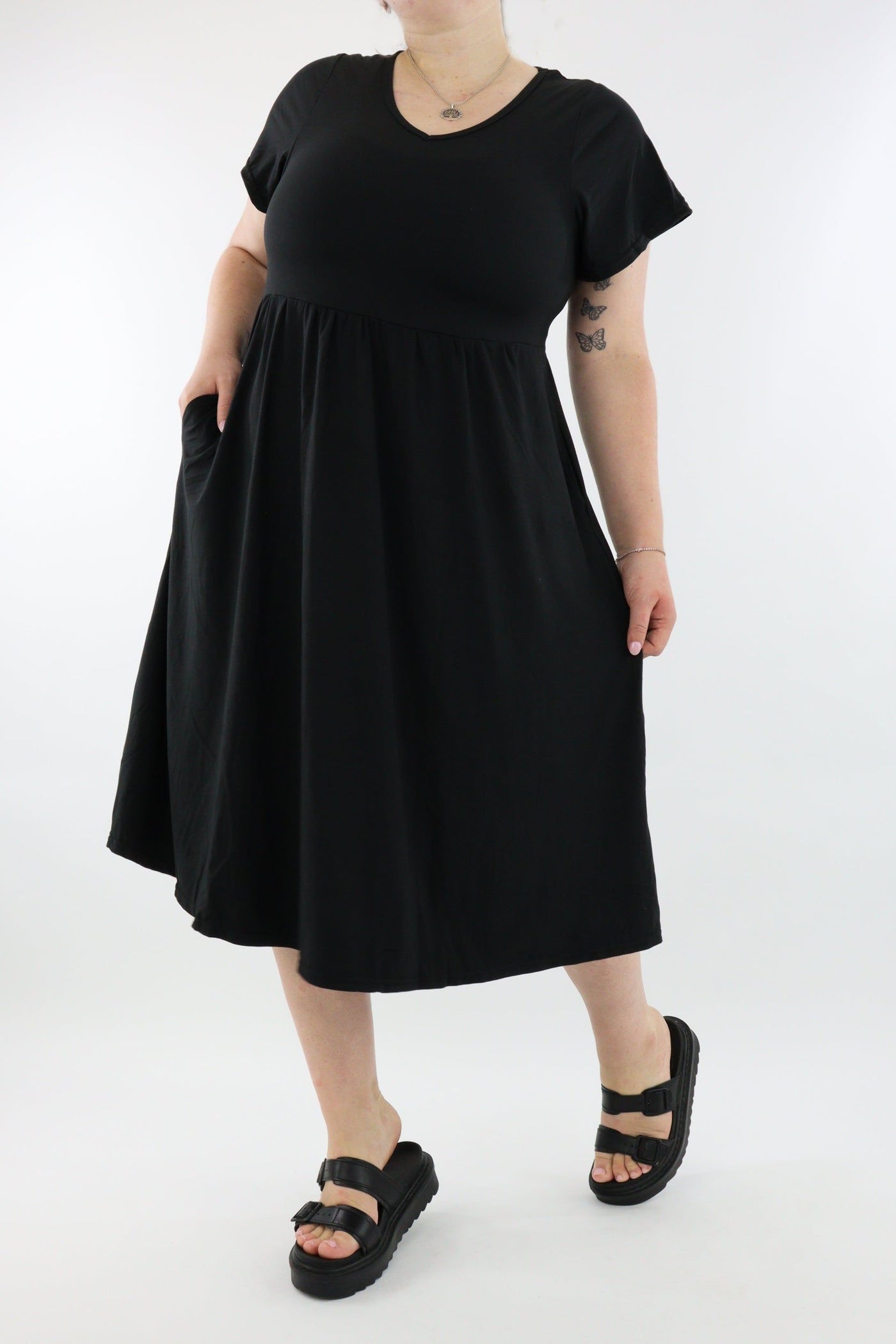 Black - A-Line Dress - Midi Length - Side Pockets - Pawlie