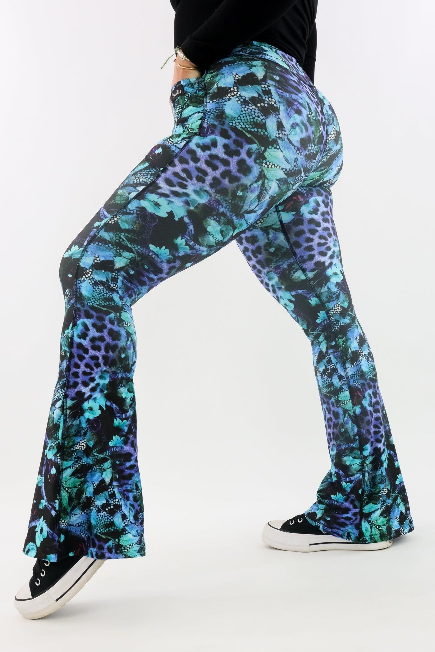 Chimerical - Flarey Leggings - Leg Pockets Hybrid Flares Pawlie   