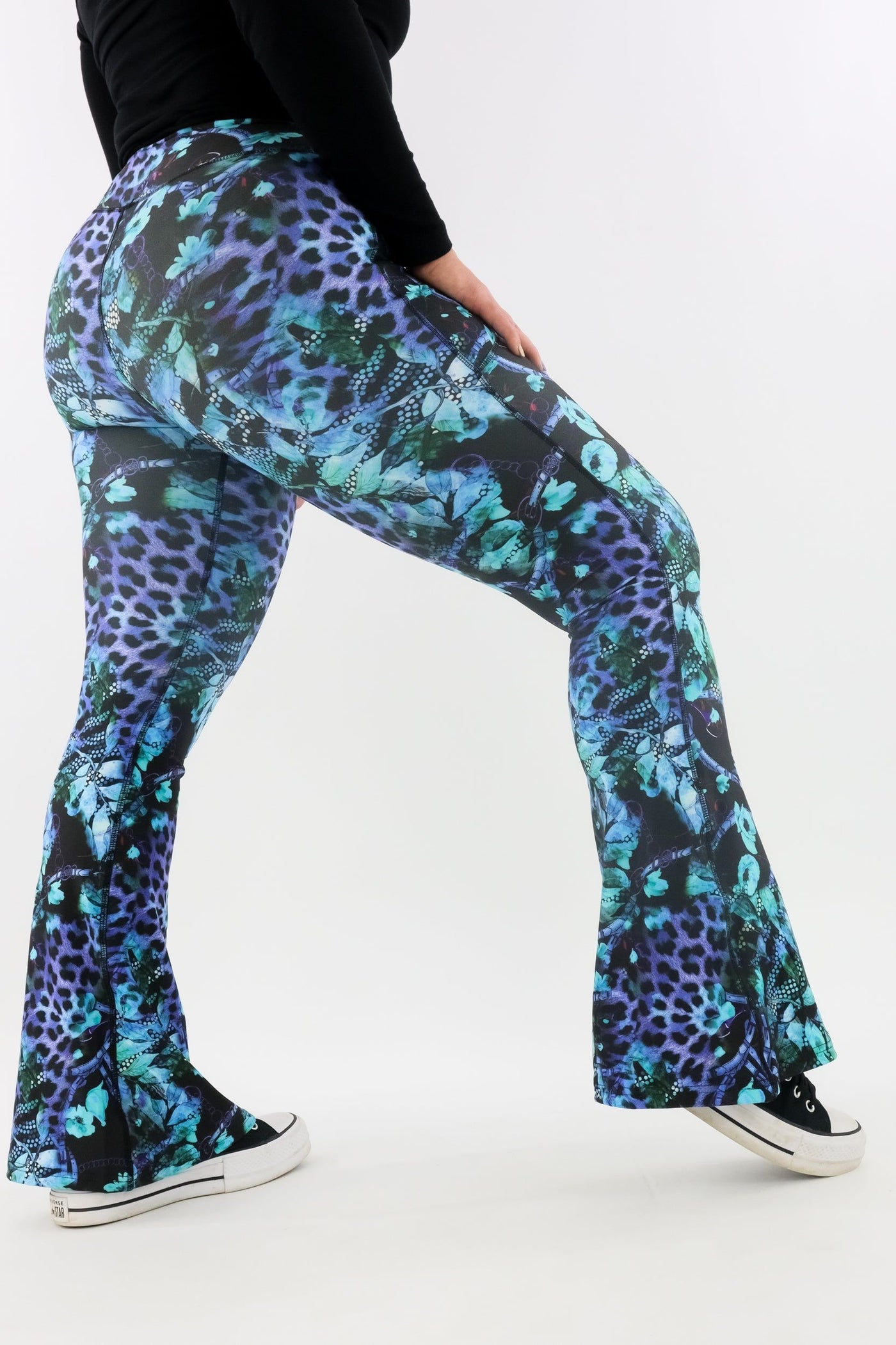 Chimerical - Flarey Leggings - Leg Pockets Hybrid Flares Pawlie   