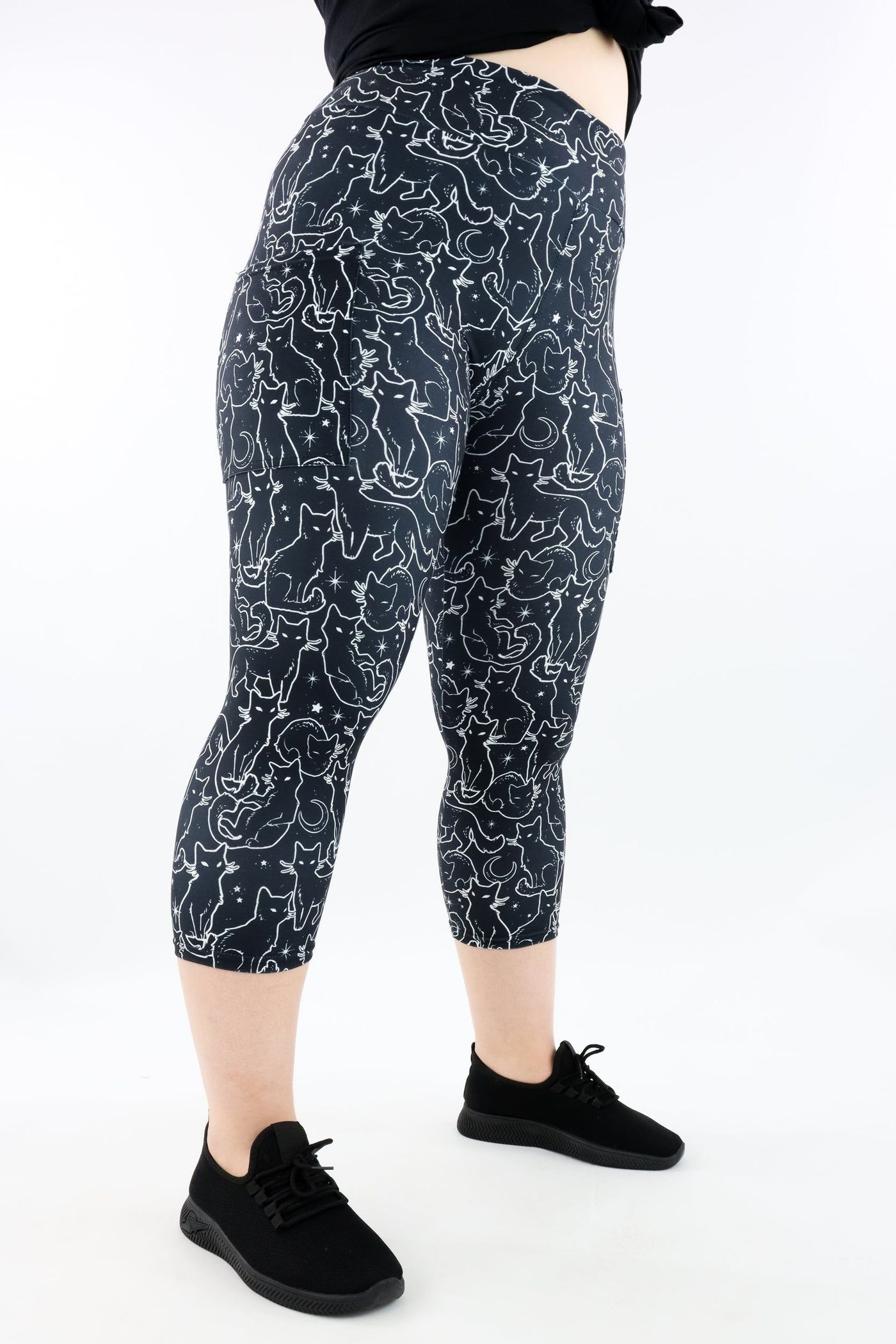 Familiar Cat - Casual - Capri Leggings - Pockets Casual Capri Leggings - Pockets Pawlie   