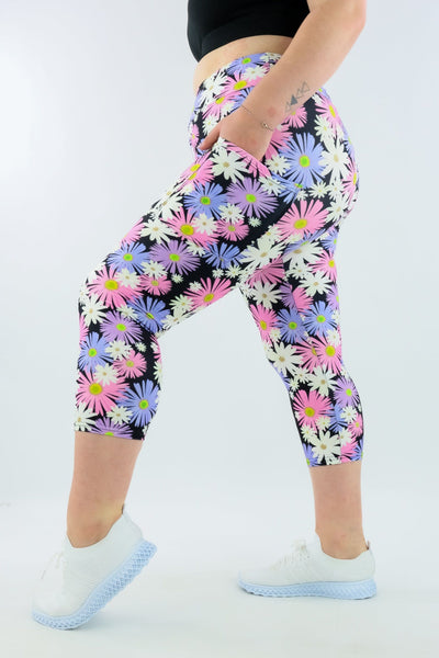 Darling Daisy - Casual - Capri Leggings - Pockets - Pawlie