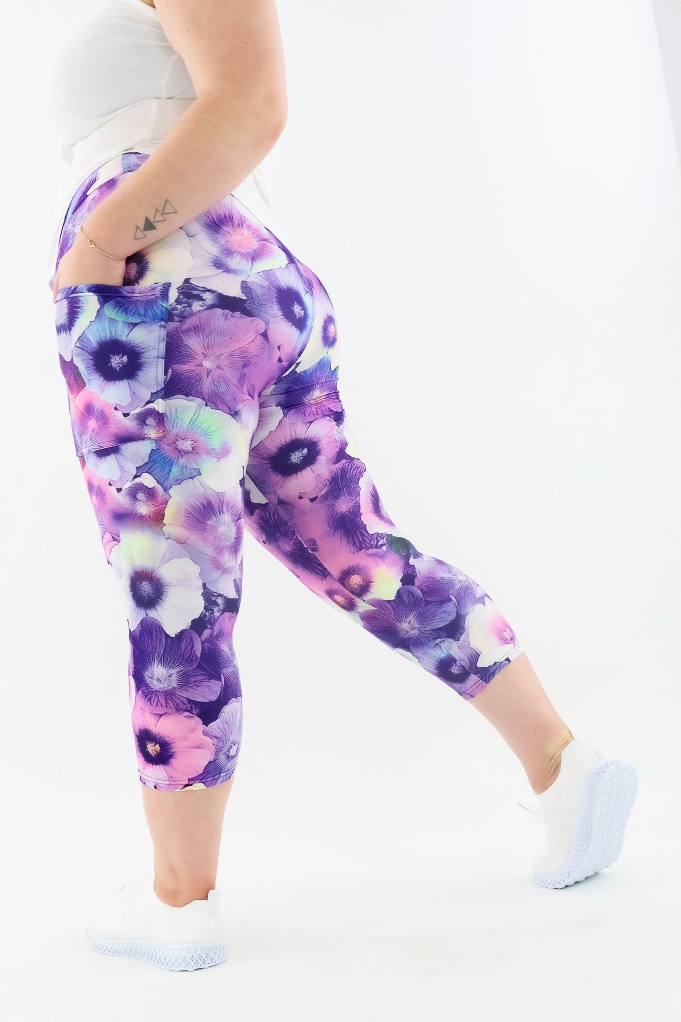 Floricultural - Casual - Capri Leggings - Pockets Casual Capri Leggings - Pockets Pawlie   