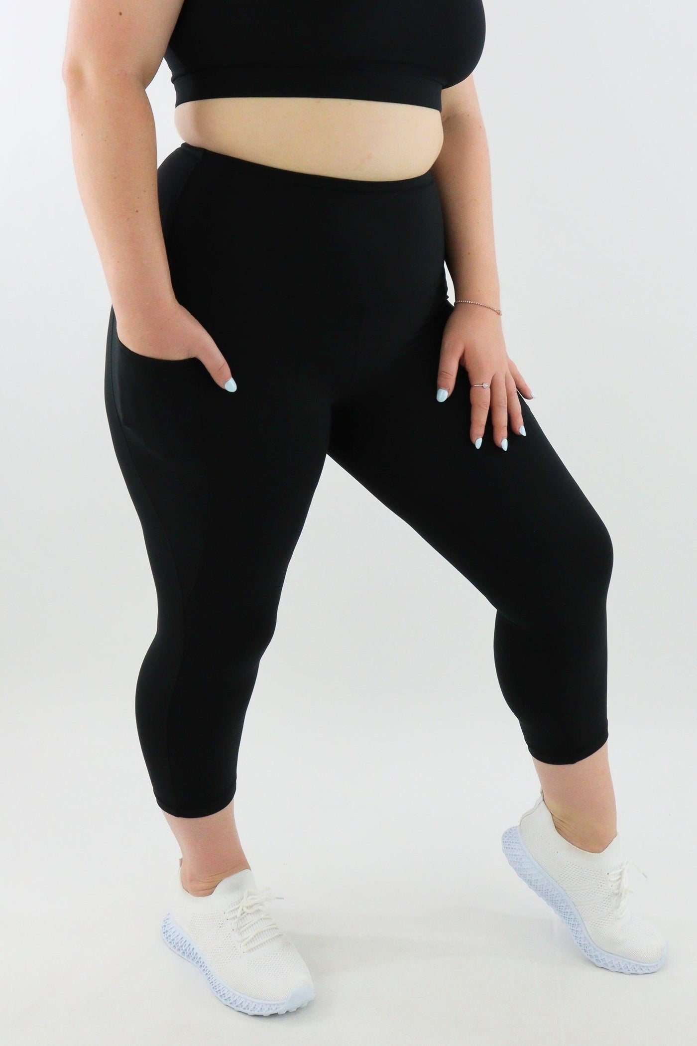 Black - Hybrid 2.0 - Leg Pockets - Capri Leggings - Pawlie