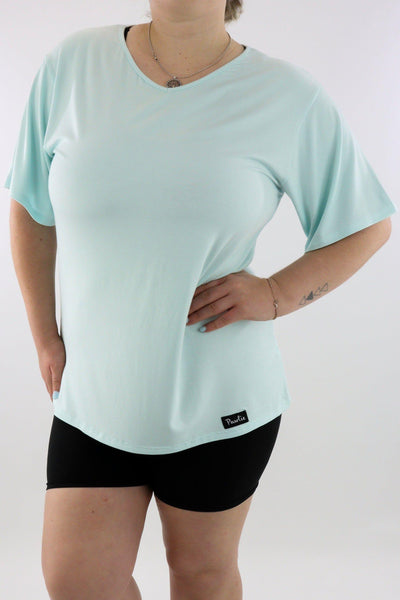 Aqua Green - T-shirt - V-neck - Long - Wide Sleeve -