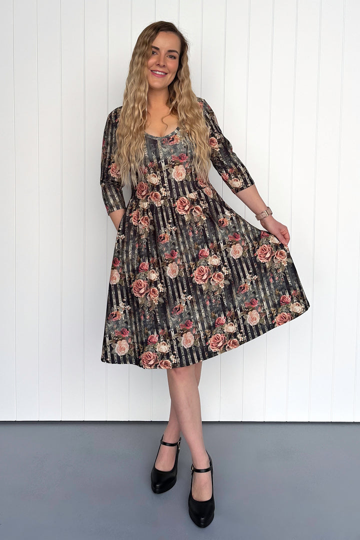 Heritage Rose - 3/4 Sleeve - Knee Length Dress - Pockets