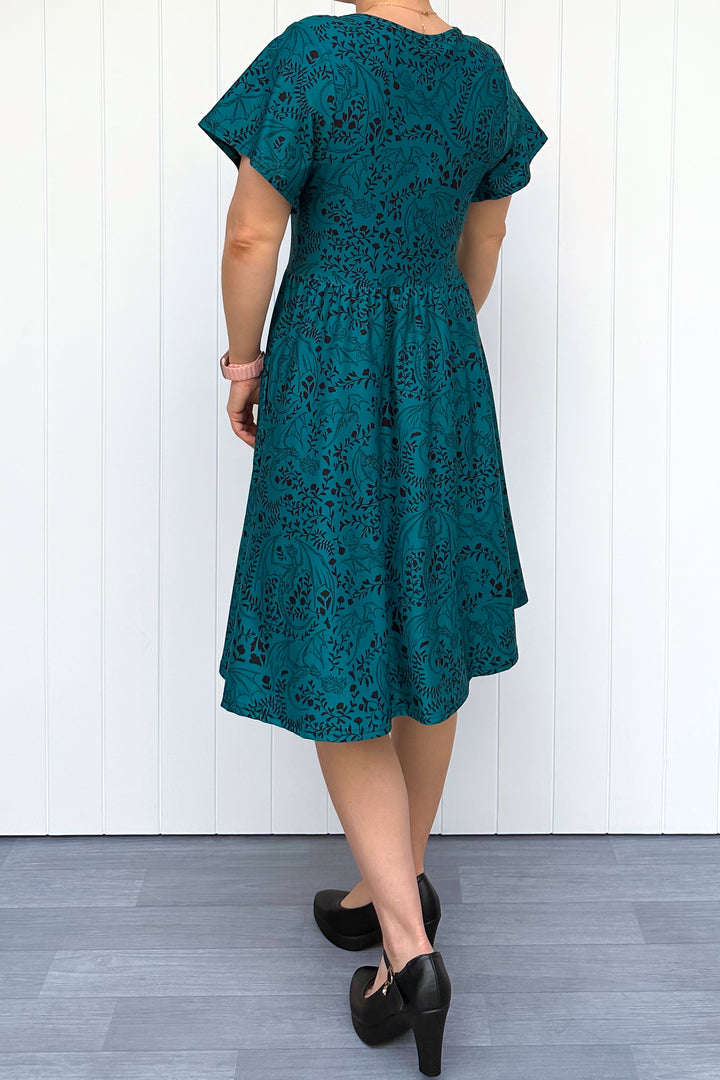 Dragon Oasis - Knee Length Dress - Flutter Sleeve - Pockets