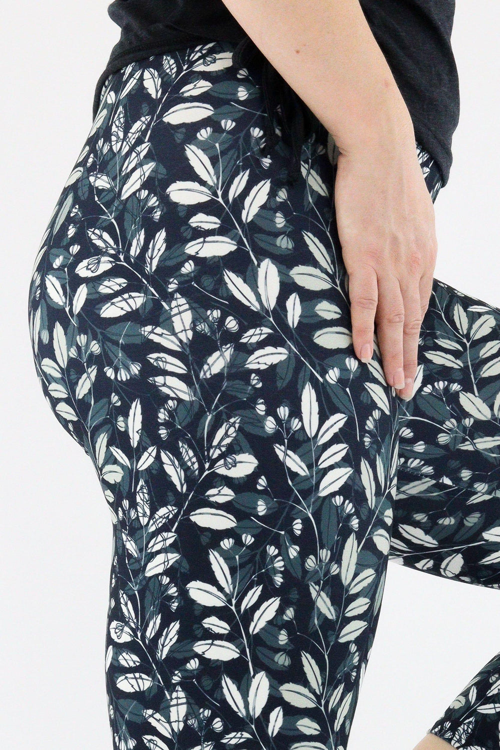 Leaf Trail - Casual Capri Leggings Casual Capri Leggings Pawlie   