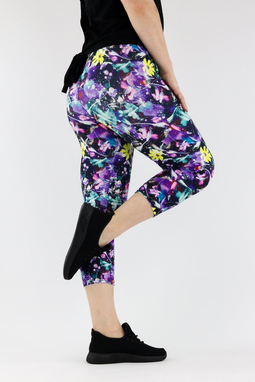 Blooming Splash - Casual - Capri Leggings Casual Capri Leggings Pawlie   