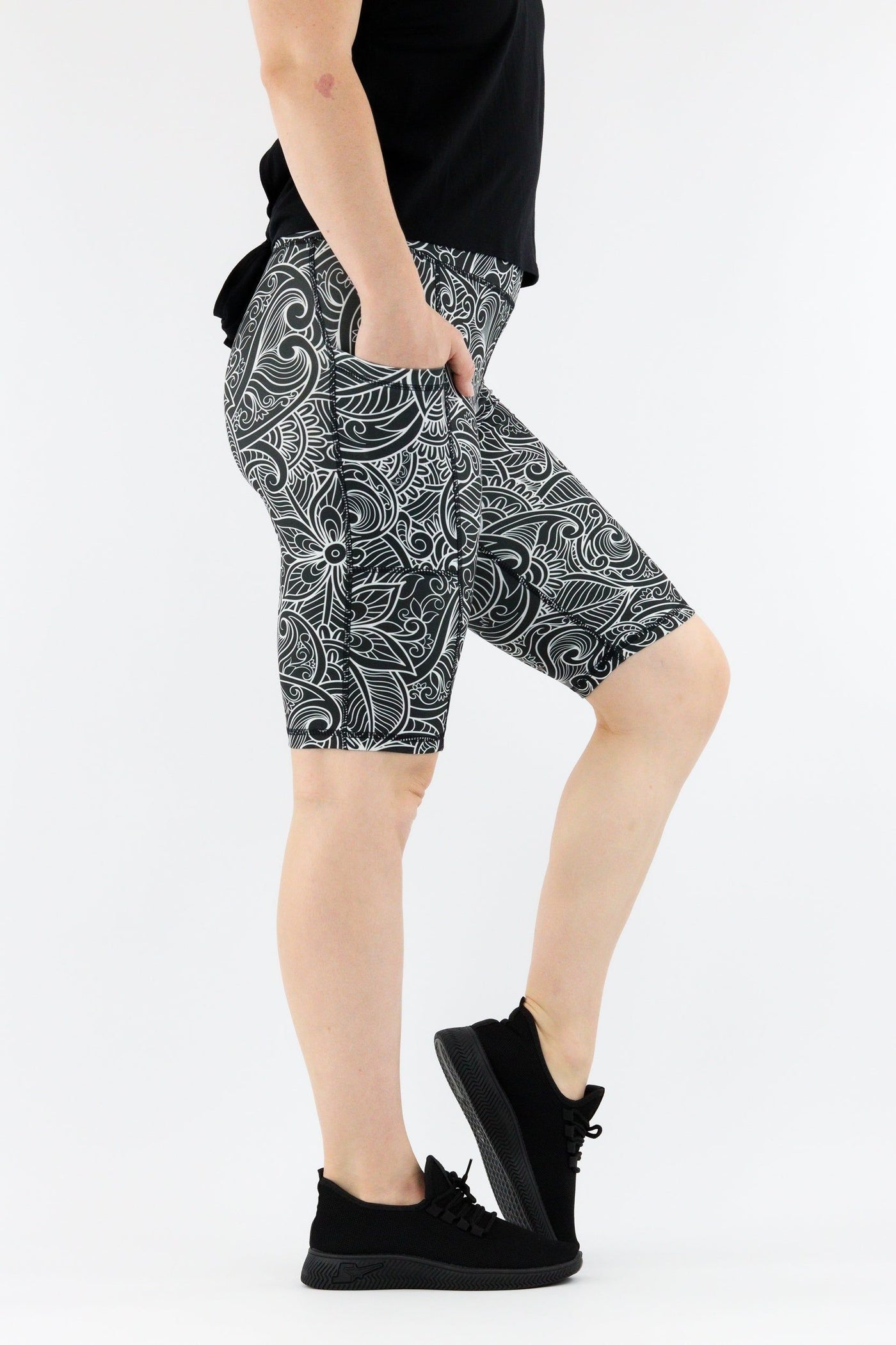 Monochrome Paisley - Hybrid 1.0 - Leg Pockets - Long Shorts Hybrid Shorts Pawlie   