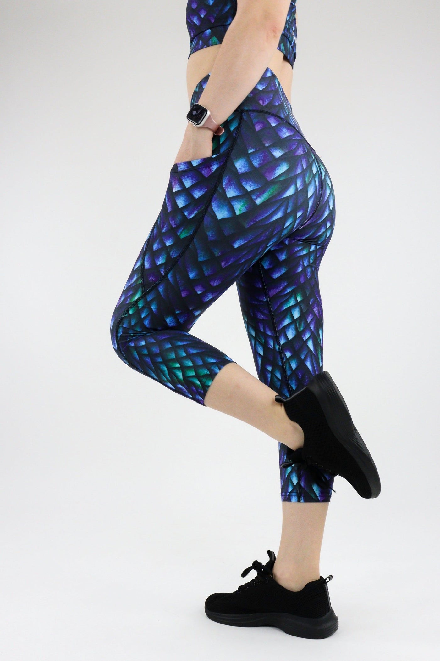 Dragon keeper - Dynamic Active - Pocket Capri Leggings Active Leggings Pawlie   