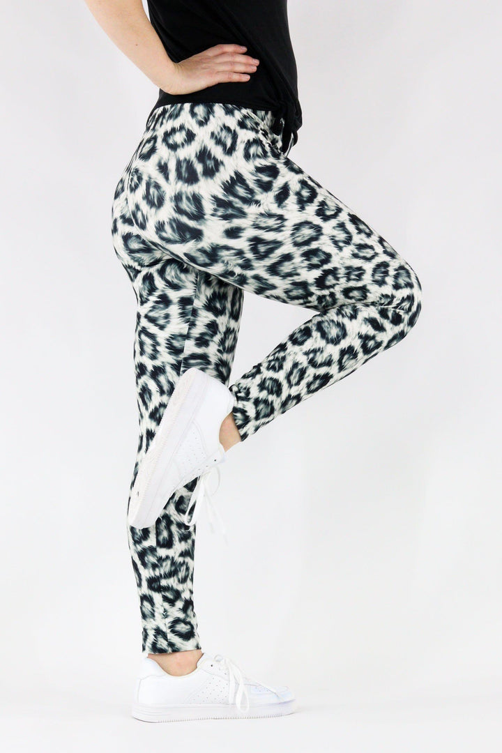 Snow Leopard - Casual Full Leggings Casual Full Leggings Pawlie   
